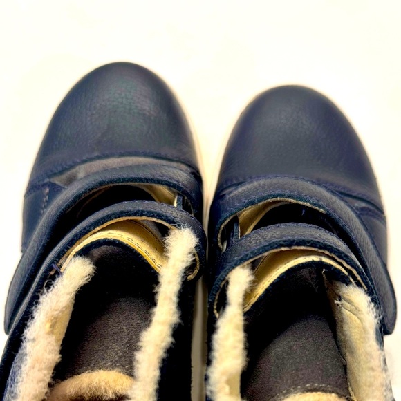 UGG Kids' Rennon II Sneaker - Picture 10 of 12